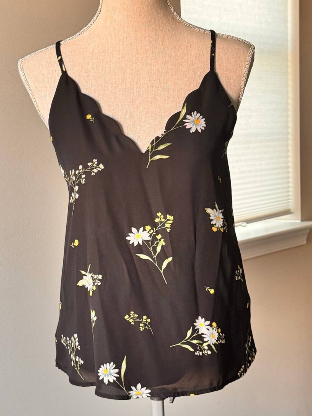 SOCIALITE Spagetti Strap Top in Black with White Daisy - Size XS/S